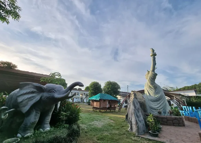 Libertyland Waterpark Resort